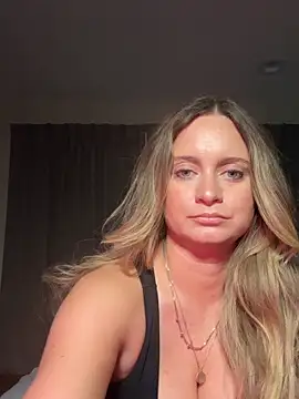 Sophie Raegan online show from 12/16/25, 08:40