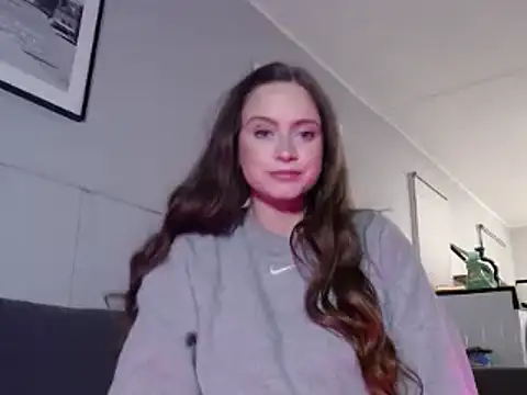 Sophie Raegan online show from 03/10/25, 10:18