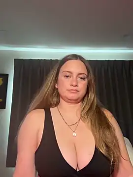 Snapshot of Sophie_Raegan chatting on 02/19/26, 09:23 Sophie Raegan online show from 02/19/26, 09:23