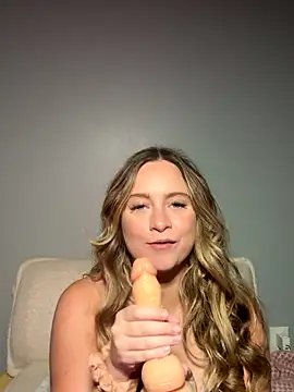 Sophie Raegan online show from 10/31/25, 03:08