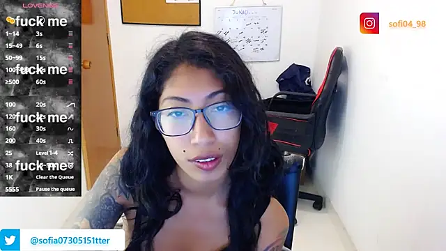Snapshot of sofia_rosse4 chatting on 06/25/26, 11:43 sofia rosse4 online show from 06/25/26, 11:43