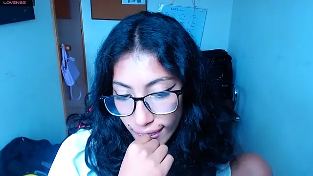 Snapshot of sofia_rosse4 chatting on 04/07/26, 07:15 sofia rosse4 online show from 04/07/26, 07:15