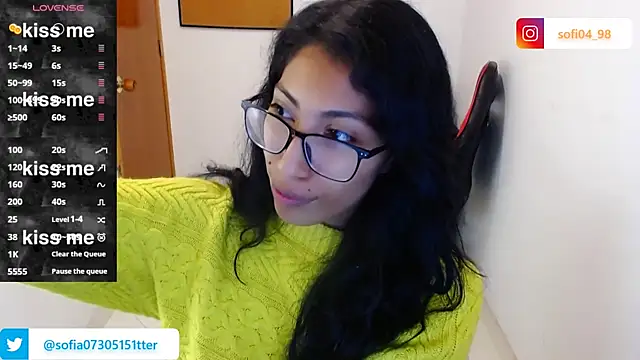 Snapshot of sofia_rosse4 chatting on 06/27/26, 02:28 sofia rosse4 online show from 06/27/26, 02:28