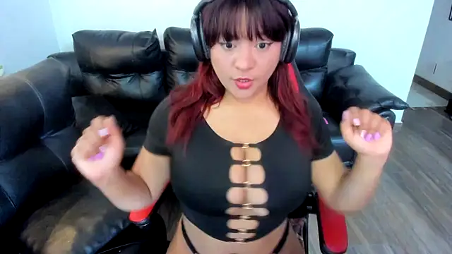 Snapshot of sofialove__ chatting on 01/29/25, 01:05 sofialove online show from 01/29/25, 01:05