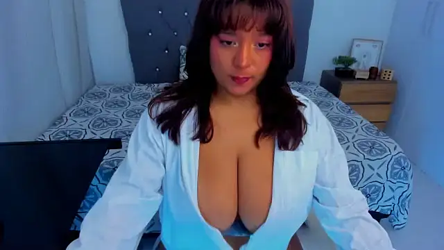 sofialove   online show from 07/10/26, 01:05