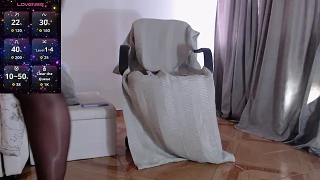 Snapshot of ana_bella1 chatting on 10/31/25, 07:32 ana bella1 online show from 10/31/25, 07:32