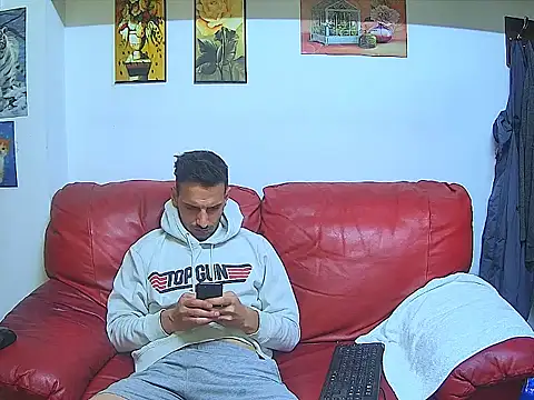 Snapshot of GiorgieUps chatting on 10/07/25, 10:22 GiorgieUps online show from 10/07/25, 10:22