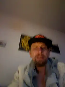 Snapshot of SID_MC_DRE chatting on 10/27/25, 07:37 SID MC DRE online show from 10/27/25, 07:37