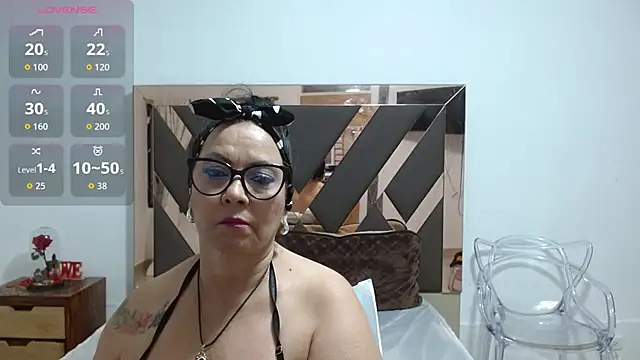 lindaesmeralda online show from 05/27/26, 10:55