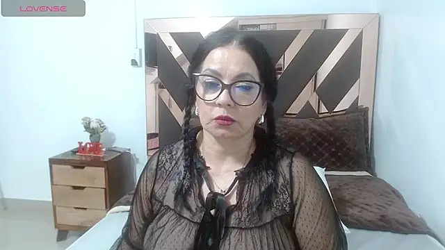 lindaesmeralda online show from 04/15/26, 10:10