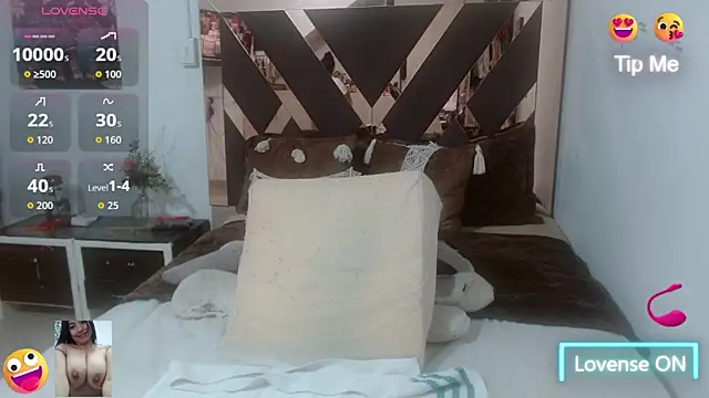 lindaesmeralda online show from 10/16/25, 11:46