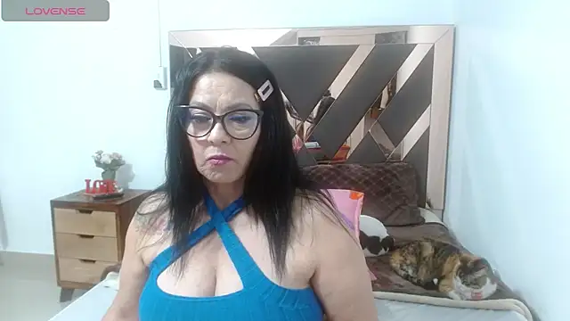lindaesmeralda online show from 04/07/26, 10:28