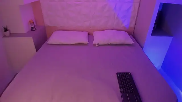 RenataEvans online show from 10/22/25, 04:06