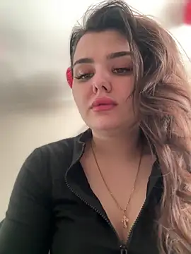 Snapshot of NikaMur chatting on 03/03/25, 06:42 NikaMur online show from 03/03/25, 06:42