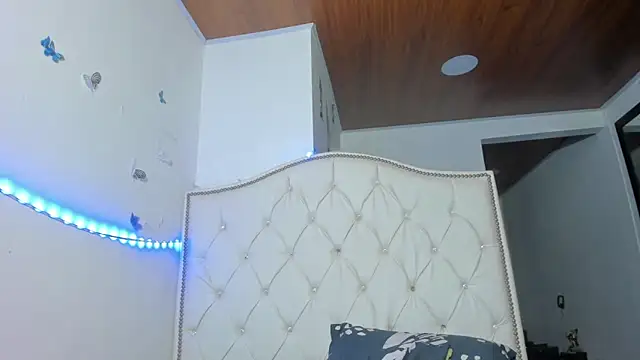 Snapshot of Anny_jhonsonx chatting on 09/18/25, 11:30 Anny jhonsonx online show from 09/18/25, 11:30