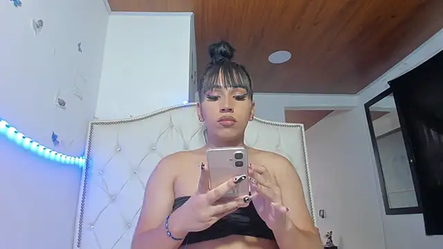 Snapshot of Anny_jhonsonx chatting on 09/17/25, 10:01 Anny jhonsonx online show from 09/17/25, 10:01