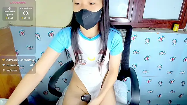 Snapshot of __Saphia__ chatting on 11/11/25, 04:51 Saphia online show from 11/11/25, 04:51