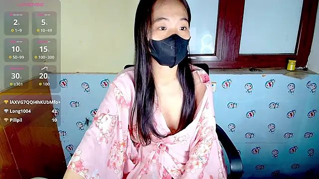 Snapshot of __Saphia__ chatting on 11/06/25, 04:33 Saphia online show from 11/06/25, 04:33