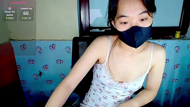 Snapshot of __Saphia__ chatting on 11/20/25, 03:12 Saphia online show from 11/20/25, 03:12