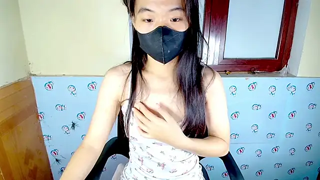 Snapshot of __Saphia__ chatting on 10/29/25, 03:22 Saphia online show from 10/29/25, 03:22