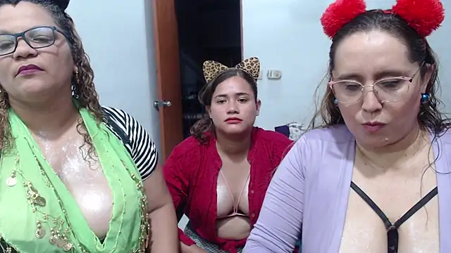 mademooms online show from 10/23/25, 01:37