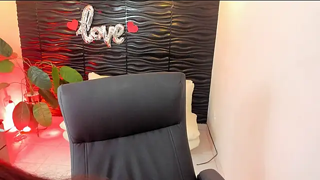 Snapshot of sofia_44 chatting on 10/08/25, 01:23 sofia 44 online show from 10/08/25, 01:23
