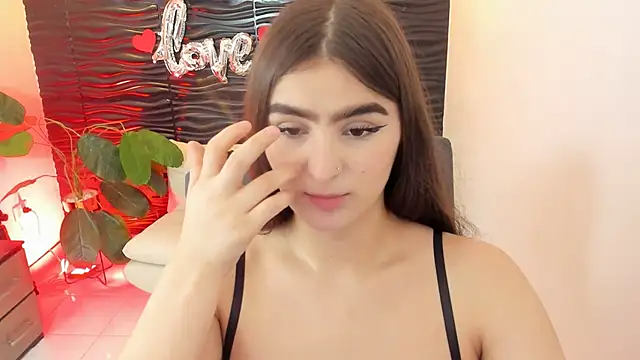 Snapshot of sofia_44 chatting on 09/30/25, 01:17 sofia 44 online show from 09/30/25, 01:17