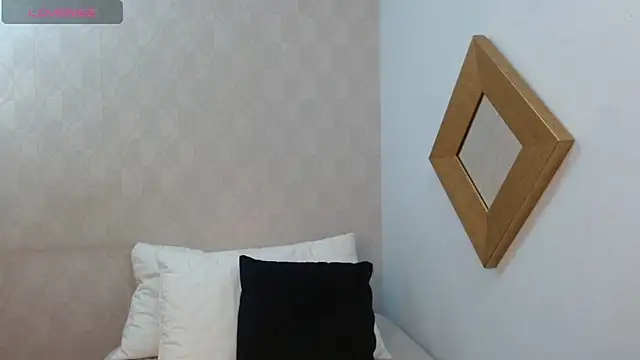 Snapshot of dayis_butera chatting on 10/22/25, 11:42 dayis butera online show from 10/22/25, 11:42