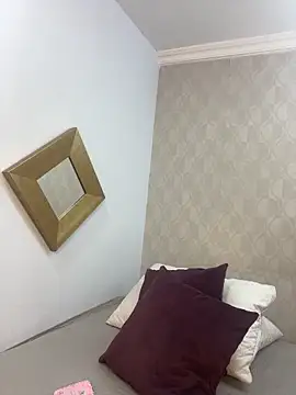 Snapshot of dayis_butera chatting on 11/11/25, 11:38 dayis butera online show from 11/11/25, 11:38