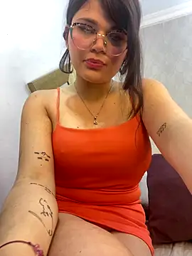 Snapshot of dayis_butera chatting on 11/04/25, 12:20 dayis butera online show from 11/04/25, 12:20