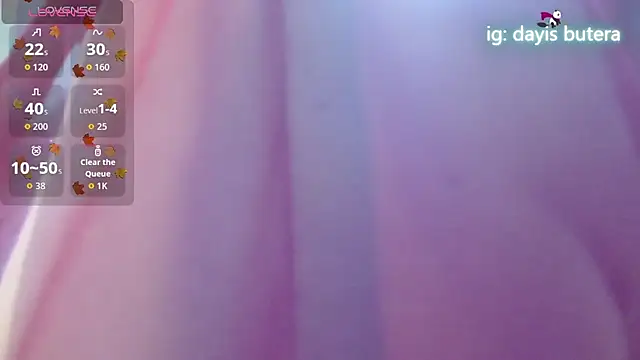 Snapshot of dayis_butera chatting on 10/31/25, 11:51 dayis butera online show from 10/31/25, 11:51