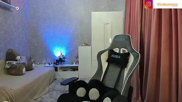 your bunnygirl online show from 04/08/26, 12:06