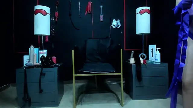 CharlotteScotte online show from 10/28/25, 12:04