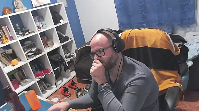 ravingr4d4 online show from 10/30/25, 11:56