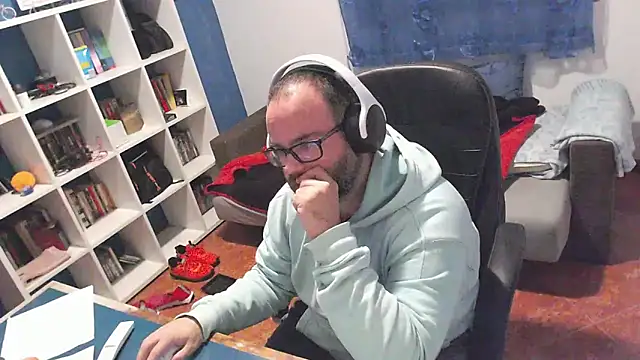 ravingr4d4 online show from 12/03/25, 12:33