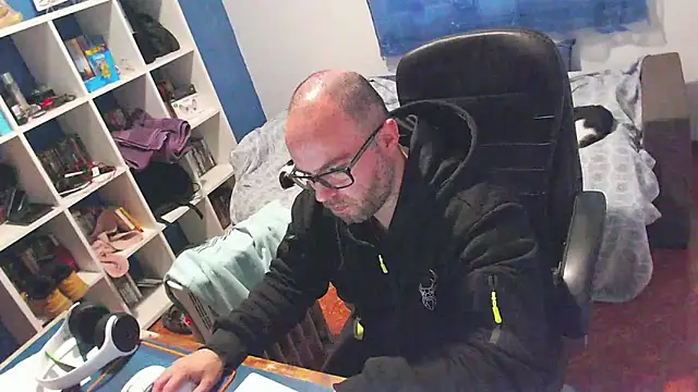 ravingr4d4 online show from 02/05/26, 12:01