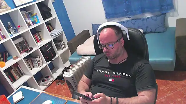 ravingr4d4 online show from 04/05/26, 09:54