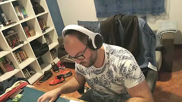 ravingr4d4 online show from 11/21/25, 12:53