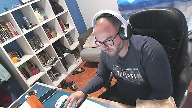 ravingr4d4 online show from 11/11/25, 09:26