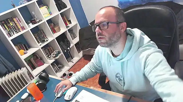 ravingr4d4 online show from 11/12/25, 11:14