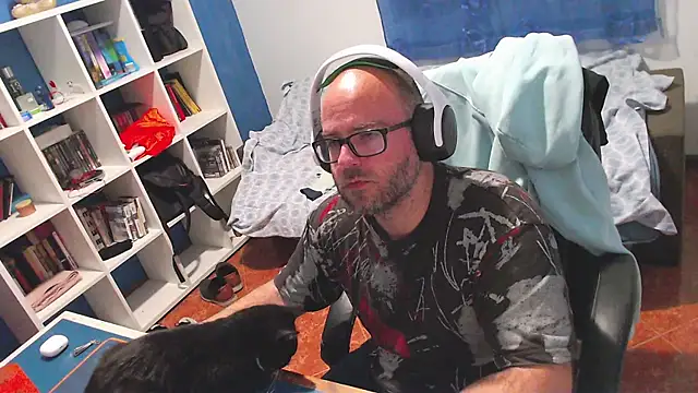 ravingr4d4 online show from 05/08/26, 10:35