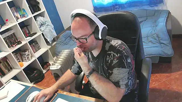 ravingr4d4 online show from 03/31/26, 08:05