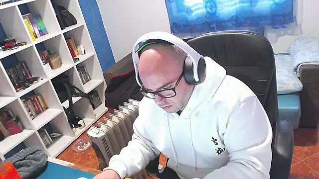 ravingr4d4 online show from 12/18/25, 10:19