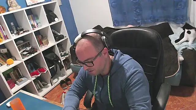 ravingr4d4 online show from 11/01/25, 10:03