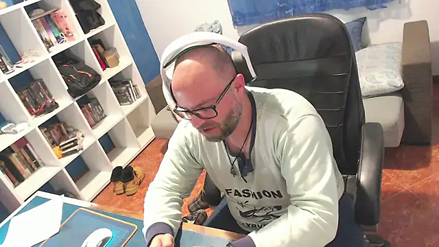 ravingr4d4 online show from 03/11/26, 12:04