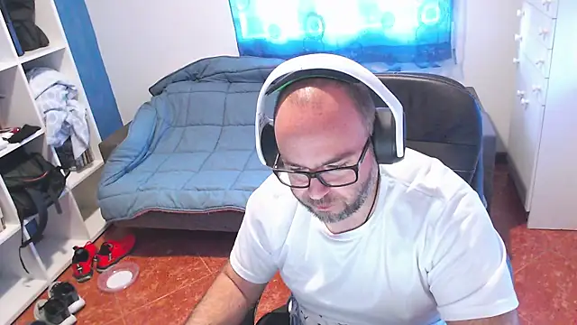 ravingr4d4 online show from 05/14/26, 08:11