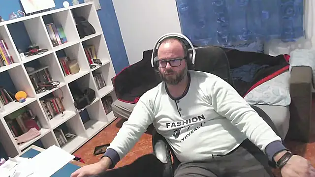 ravingr4d4 online show from 11/28/25, 11:16