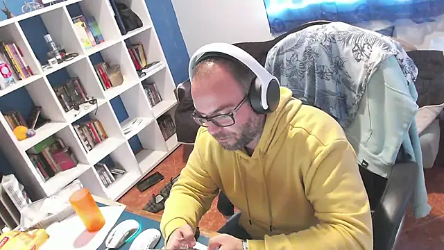 ravingr4d4 online show from 11/18/25, 02:53