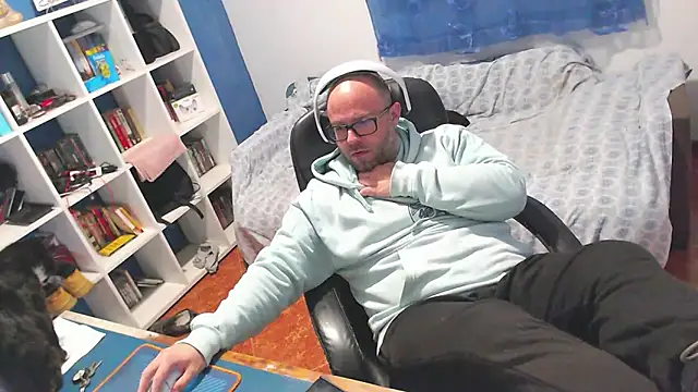 ravingr4d4 online show from 02/04/26, 11:55