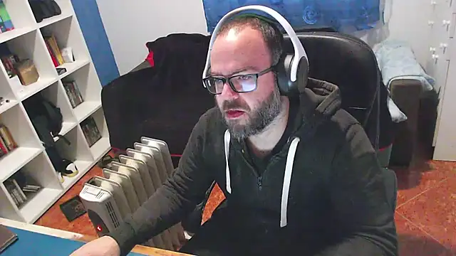 ravingr4d4 online show from 12/16/25, 09:13